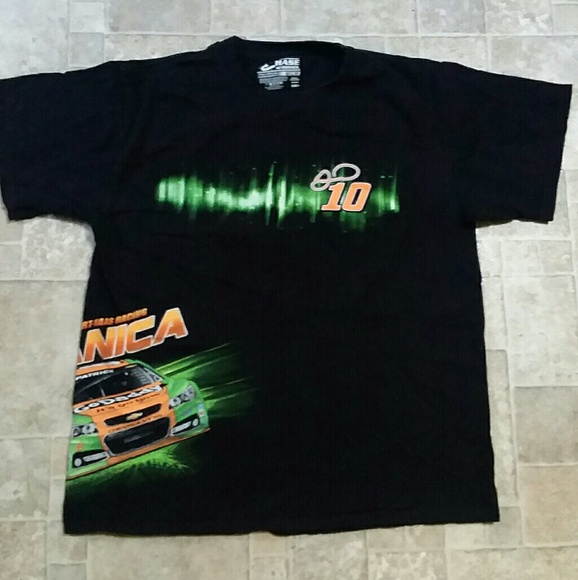 Chase Authentics Other - Danika Patrick NASCAR graphic t shirt